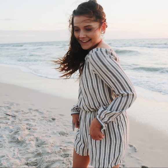 Hi poshers! - Picture 2 of 2